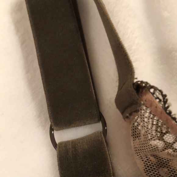 Stunning Victoria Secrets lace bra💚 - Picture 3 of 6